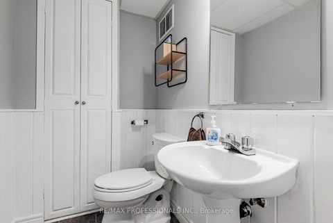 Photo 32 at 125 Kersey Crescent, North Richvale, Richmond Hill