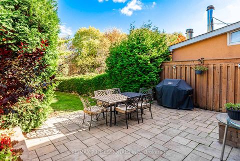 Photo 34 at 125 Kersey Crescent, North Richvale, Richmond Hill