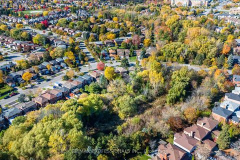 Photo 40 at 125 Kersey Crescent, North Richvale, Richmond Hill