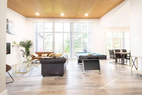 Photo 2 at 12 Blue Forest Drive, Bathurst Manor, Toronto