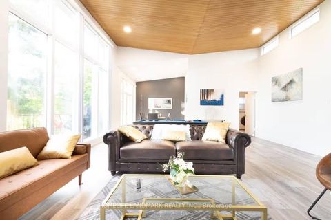 Photo 3 at 12 Blue Forest Drive, Bathurst Manor, Toronto