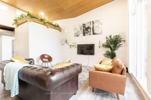 Photo 6 at 12 Blue Forest Drive, Bathurst Manor, Toronto