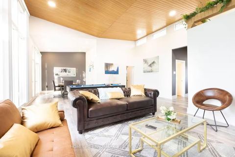 Photo 10 at 12 Blue Forest Drive, Bathurst Manor, Toronto