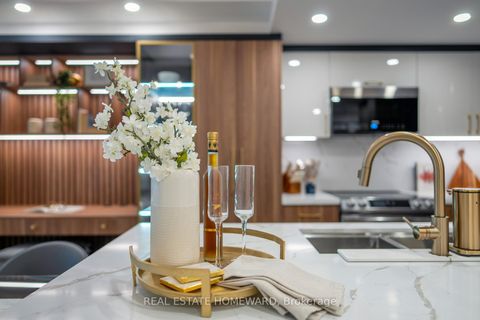 Photo 14 at 602 - 263 Wellington Street W, Waterfront Communities C1, Toronto