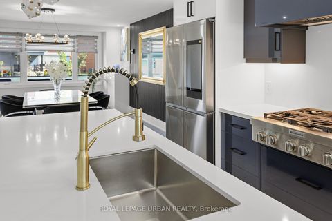 Photo 10 at 182 Parkview Hill Crescent, Parkview, Toronto