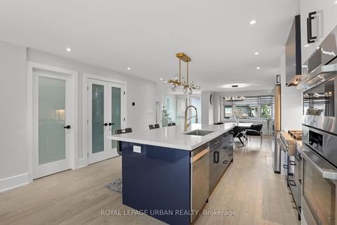 Photo 11 at 182 Parkview Hill Crescent, Parkview, Toronto