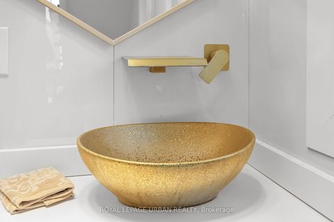 Photo 17 at 182 Parkview Hill Crescent, Parkview, Toronto