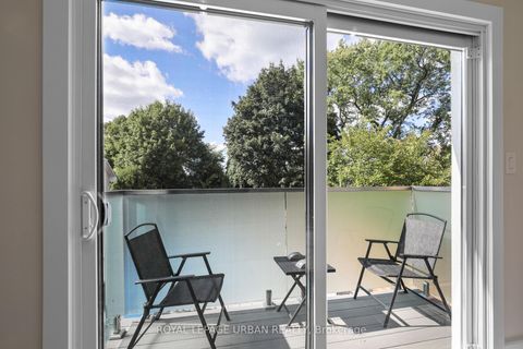 Photo 24 at 182 Parkview Hill Crescent, Parkview, Toronto