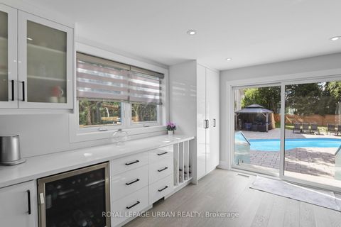 Photo 31 at 182 Parkview Hill Crescent, Parkview, Toronto