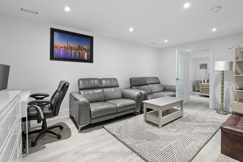 Photo 33 at 182 Parkview Hill Crescent, Parkview, Toronto