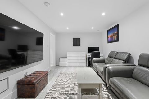 Photo 34 at 182 Parkview Hill Crescent, Parkview, Toronto