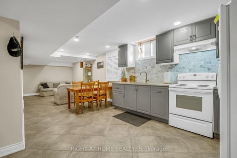 Photo 11 at 421 John Deisman Boulevard, Vellore Village, Vaughan