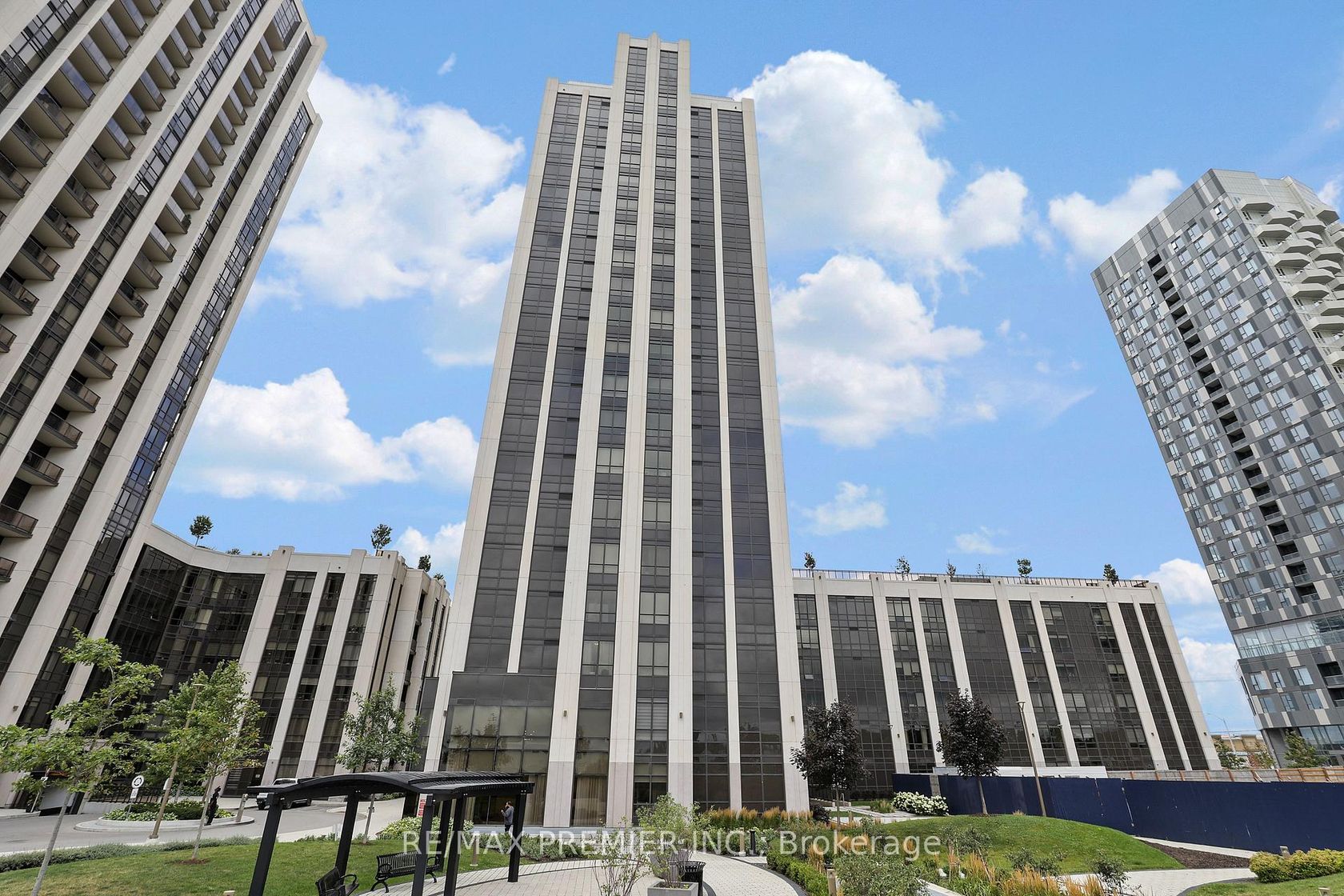 1411 - 9085 Jane Street, Concord, Vaughan photo 8 1411 - 9085 Jane Street, Concord, Vaughan photo 8