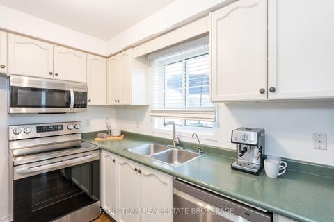 Photo 6 at 7 Round Leaf Court, Holly, Barrie