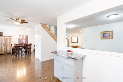 Photo 8 at 7 Round Leaf Court, Holly, Barrie