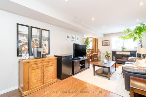 Photo 24 at 7 Round Leaf Court, Holly, Barrie