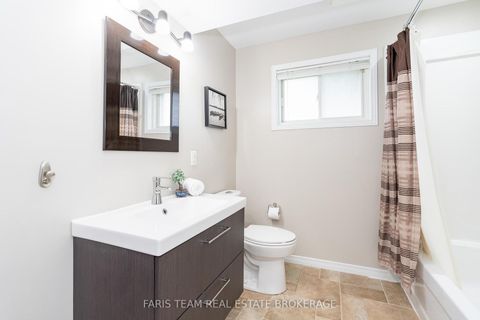 Photo 30 at 7 Round Leaf Court, Holly, Barrie