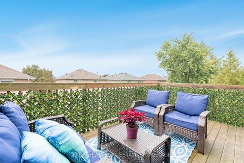 Photo 32 at 7 Round Leaf Court, Holly, Barrie