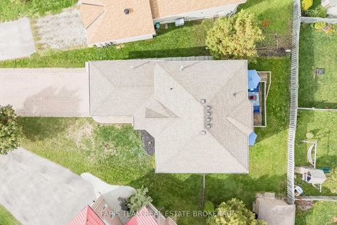 Photo 38 at 7 Round Leaf Court, Holly, Barrie