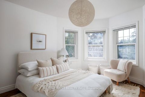 Photo 24 at 207 Ellis Avenue, Swansea, Toronto