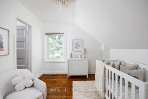 Photo 25 at 207 Ellis Avenue, Swansea, Toronto