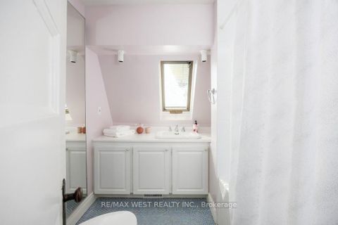 Photo 27 at 207 Ellis Avenue, Swansea, Toronto