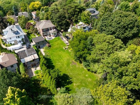 Photo 46 at 207 Ellis Avenue, Swansea, Toronto