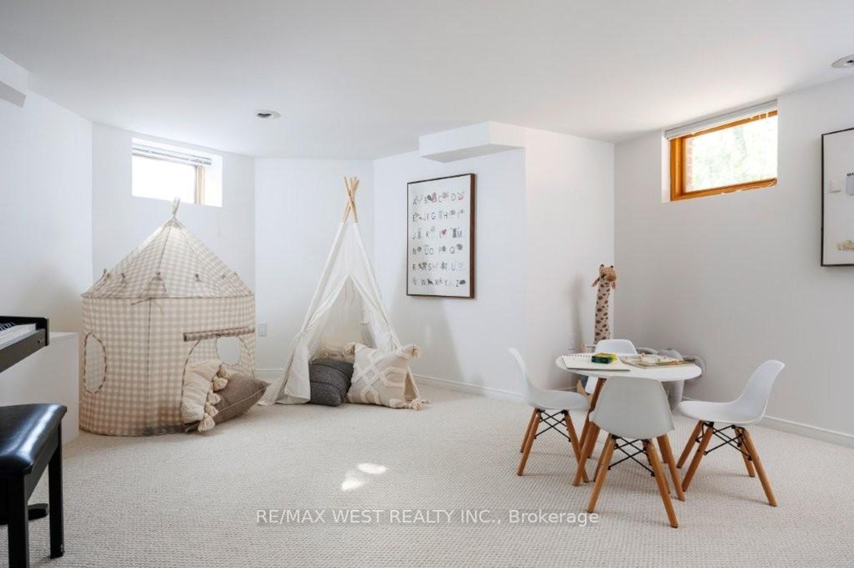 Photo 33 at 207 Ellis Avenue, Swansea, Toronto Photo 33 at 207 Ellis Avenue, Swansea, Toronto