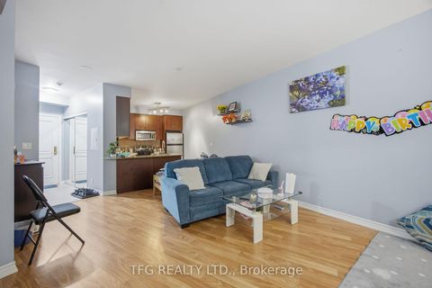 Photo 23 at 417 - 9225 Jane Street, Maple, Vaughan