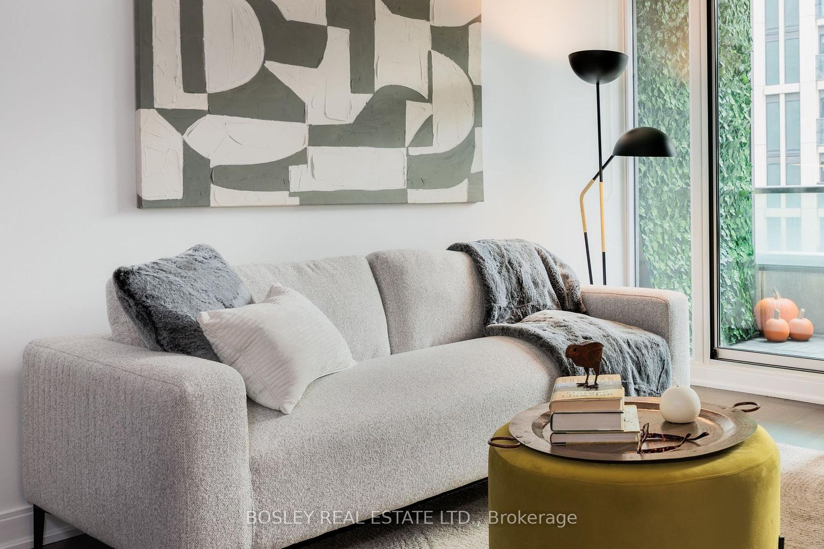 Photo 3 at 711 - 88 Broadway Avenue, Mount Pleasant West, Toronto Photo 3 at 711 - 88 Broadway Avenue, Mount Pleasant West, Toronto