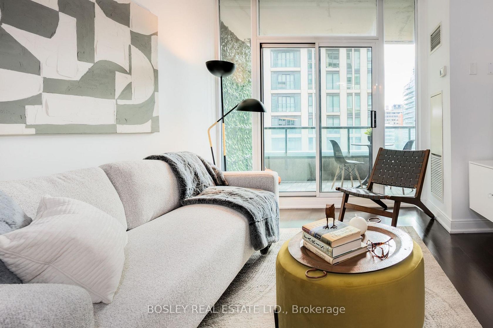 Photo 4 at 711 - 88 Broadway Avenue, Mount Pleasant West, Toronto Photo 4 at 711 - 88 Broadway Avenue, Mount Pleasant West, Toronto