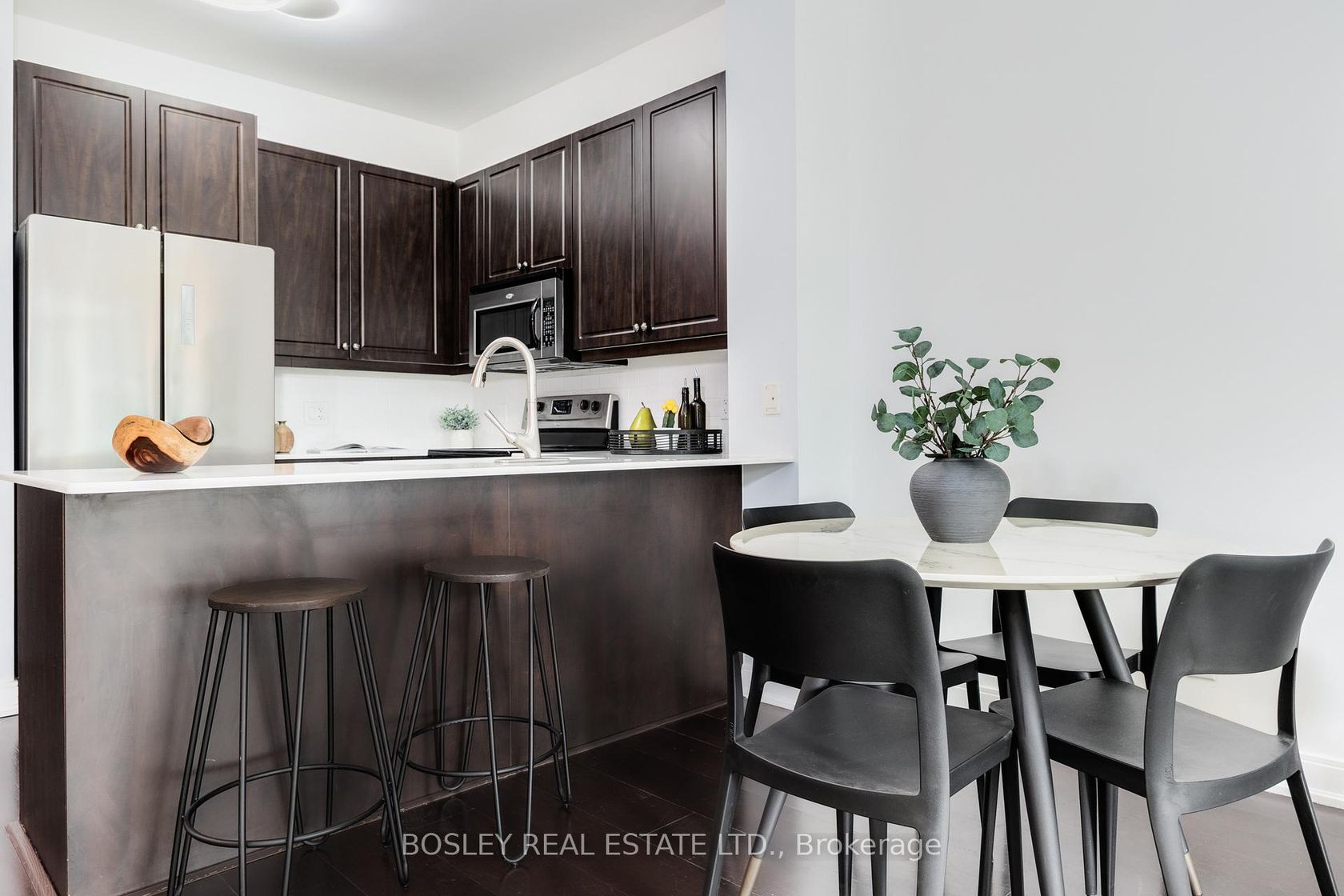 Photo 9 at 711 - 88 Broadway Avenue, Mount Pleasant West, Toronto Photo 9 at 711 - 88 Broadway Avenue, Mount Pleasant West, Toronto