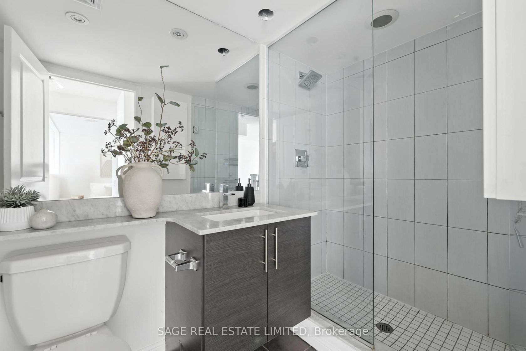 Photo 16 at TH5 - 6 Pirandello Street, Niagara, Toronto Photo 16 at TH5 - 6 Pirandello Street, Niagara, Toronto