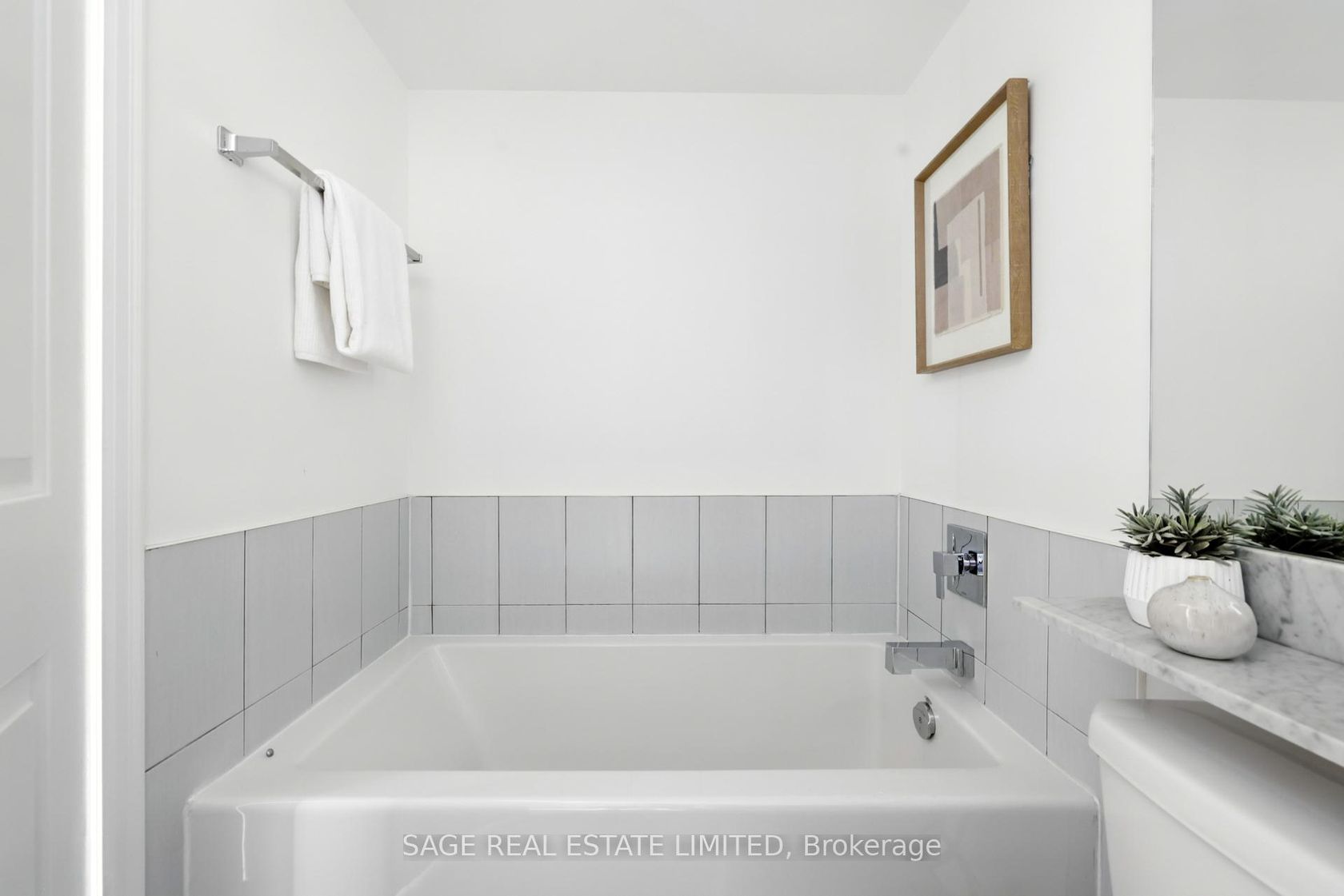 Photo 17 at TH5 - 6 Pirandello Street, Niagara, Toronto Photo 17 at TH5 - 6 Pirandello Street, Niagara, Toronto