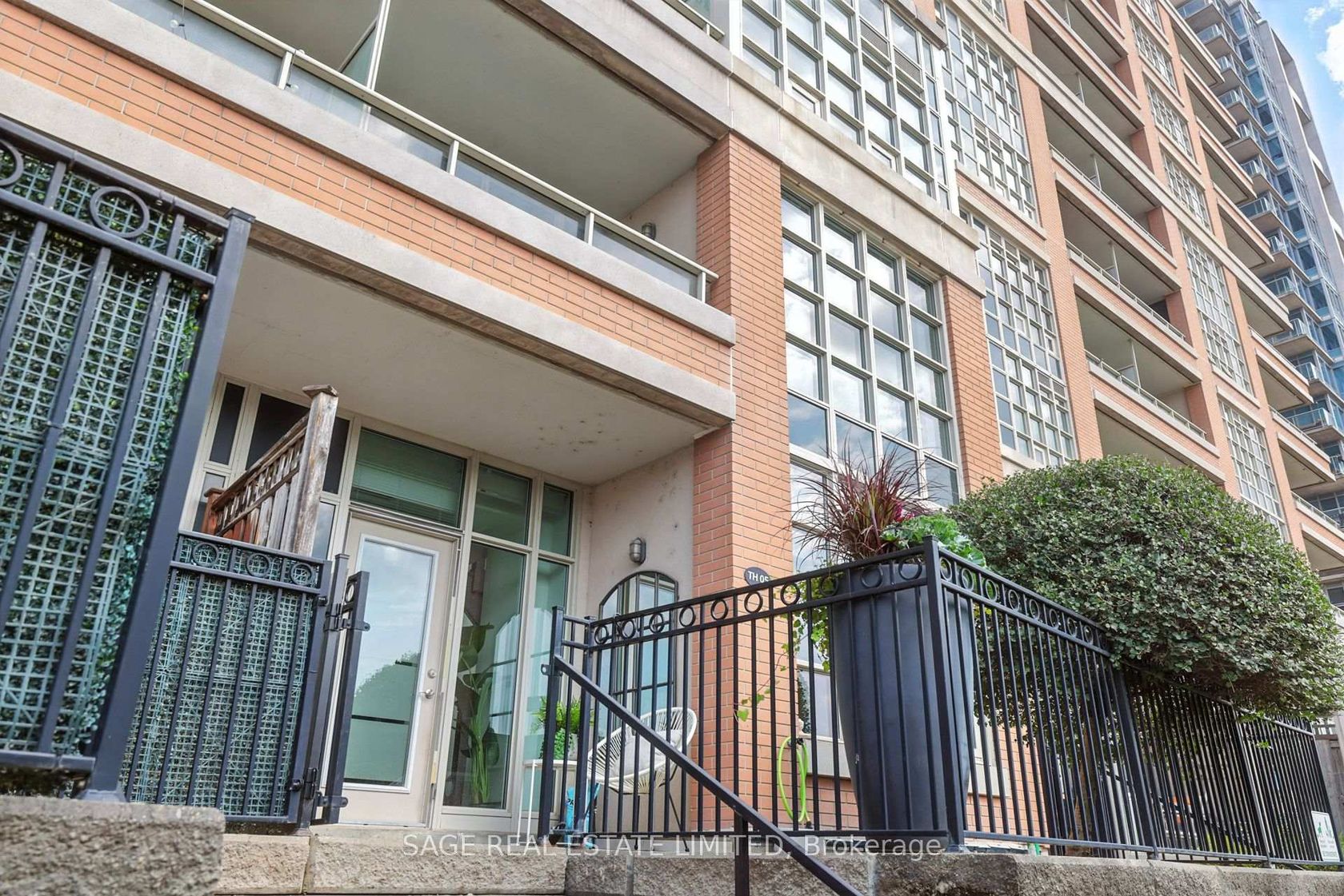 Photo 32 at TH5 - 6 Pirandello Street, Niagara, Toronto Photo 32 at TH5 - 6 Pirandello Street, Niagara, Toronto