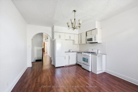 Photo 5 at 30 Ulster Street, University, Toronto Photo 5 at 30 Ulster Street, University, Toronto