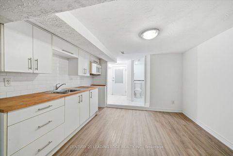 Photo 23 at 30 Ulster Street, University, Toronto