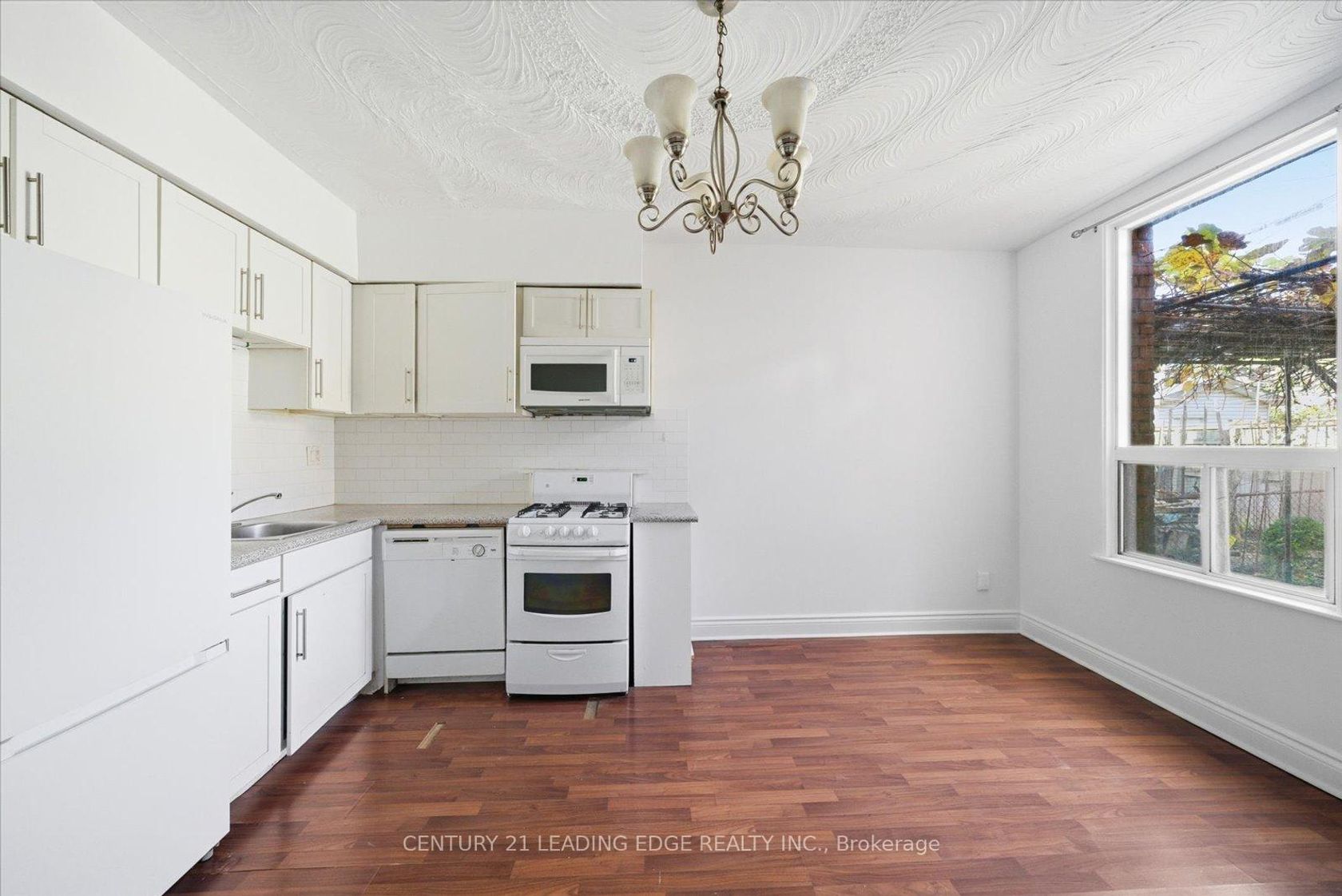 Photo 6 at 30 Ulster Street, University, Toronto Photo 6 at 30 Ulster Street, University, Toronto