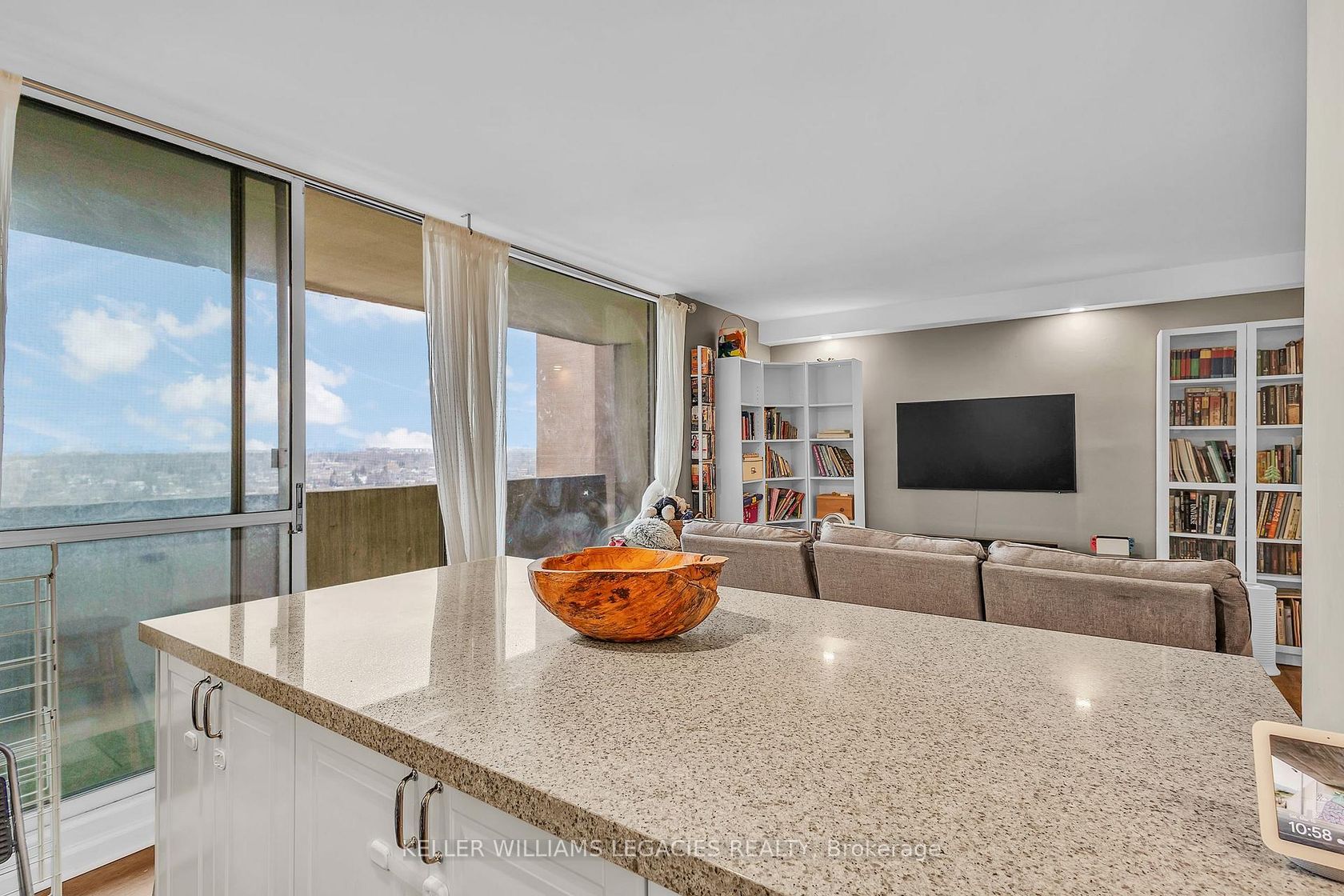 Photo 6 at 2001 - 1 Massey Square, Crescent Town, Toronto Photo 6 at 2001 - 1 Massey Square, Crescent Town, Toronto