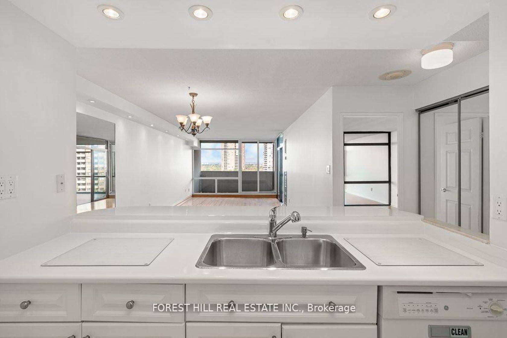 Photo 8 at 902 - 1555 Finch Avenue E, Don Valley Village, Toronto Photo 8 at 902 - 1555 Finch Avenue E, Don Valley Village, Toronto