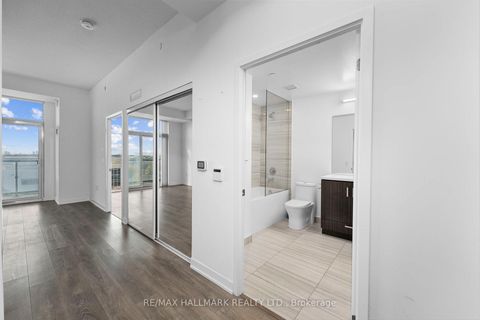 Photo 1 at 511 - 60 Honeycrisp Crescent, Vaughan Corporate Centre, Vaughan