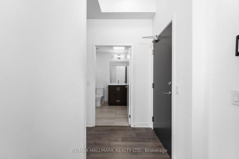 Photo 4 at 511 - 60 Honeycrisp Crescent, Vaughan Corporate Centre, Vaughan