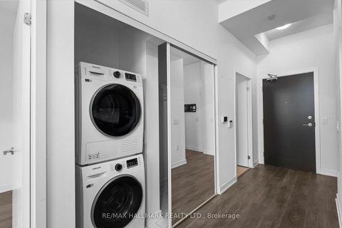 Photo 11 at 511 - 60 Honeycrisp Crescent, Vaughan Corporate Centre, Vaughan