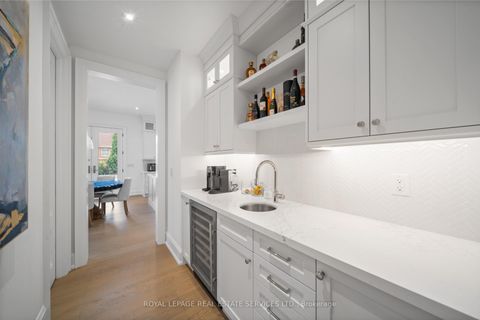 Photo 6 at 8 Graywood Drive, Rosethorn, Toronto