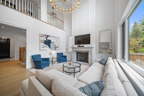 Photo 14 at 8 Graywood Drive, Rosethorn, Toronto