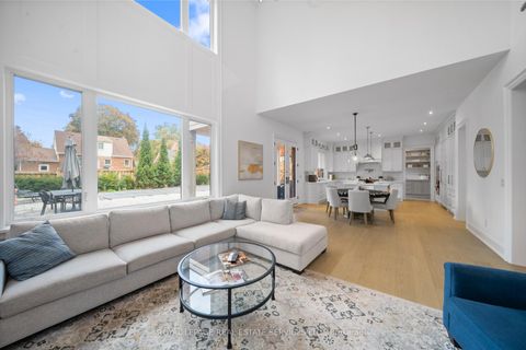 Photo 15 at 8 Graywood Drive, Rosethorn, Toronto