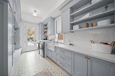 Photo 18 at 8 Graywood Drive, Rosethorn, Toronto