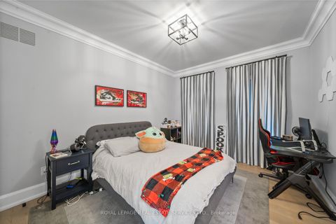 Photo 27 at 8 Graywood Drive, Rosethorn, Toronto