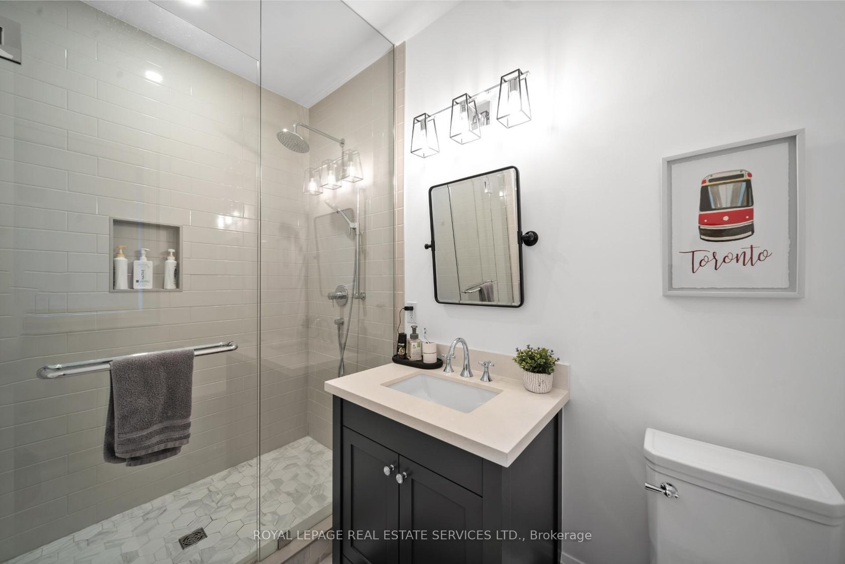 Photo 26 at 8 Graywood Drive, Rosethorn, Toronto Photo 26 at 8 Graywood Drive, Rosethorn, Toronto