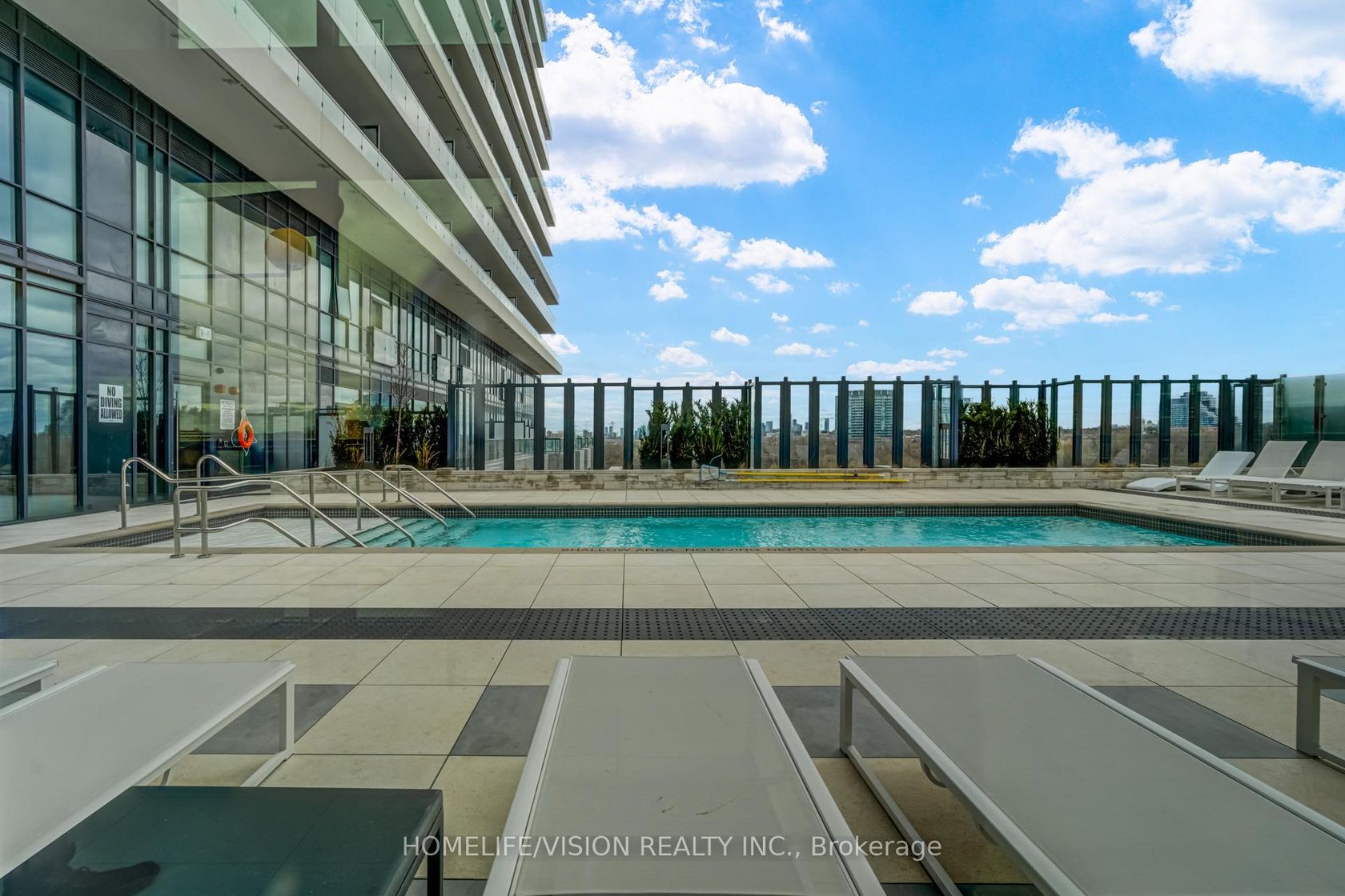 Photo 9 at 910 - 30 Inn On The Park Drive, Don Mills, Toronto Photo 9 at 910 - 30 Inn On The Park Drive, Don Mills, Toronto